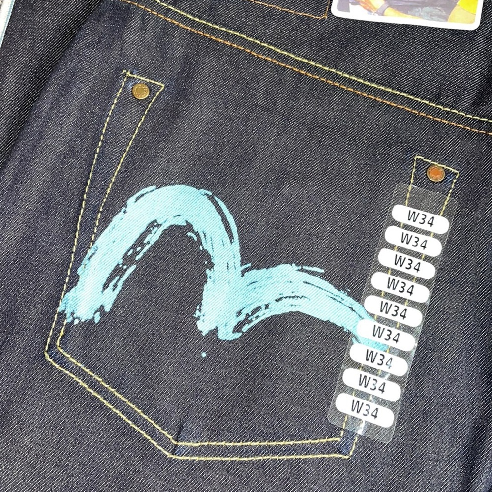Men’s EVISU jeans - Picture 4 of 8